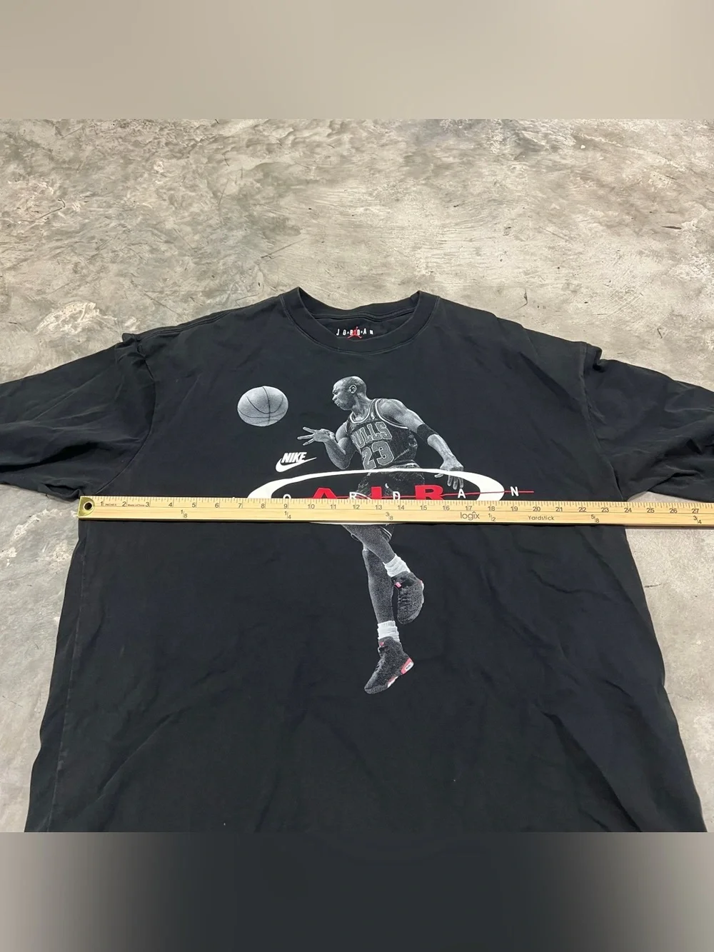Nike Air Jordan Retro Graphic Brooklyn 2Air Reissue Black Crew Neck T-shirt M